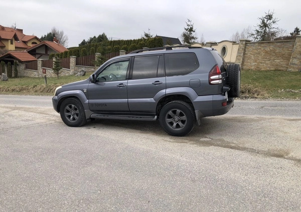 Toyota Land Cruiser cena 43900 przebieg: 330205, rok produkcji 2005 z Zakliczyn małe 211